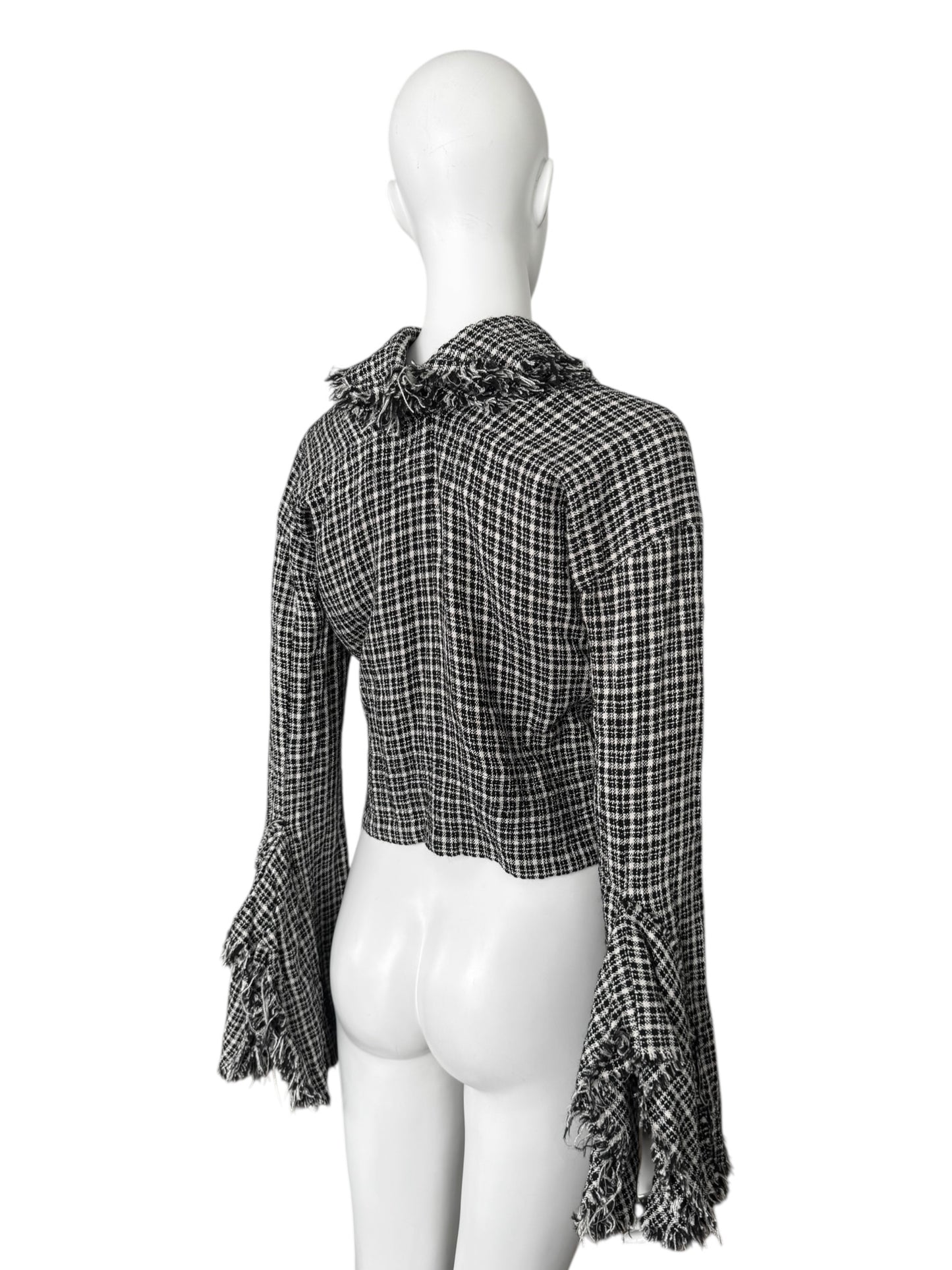 Junya Watanabe Comme des Garçons – Veste courte texturée
Fall / Winter 2004 –