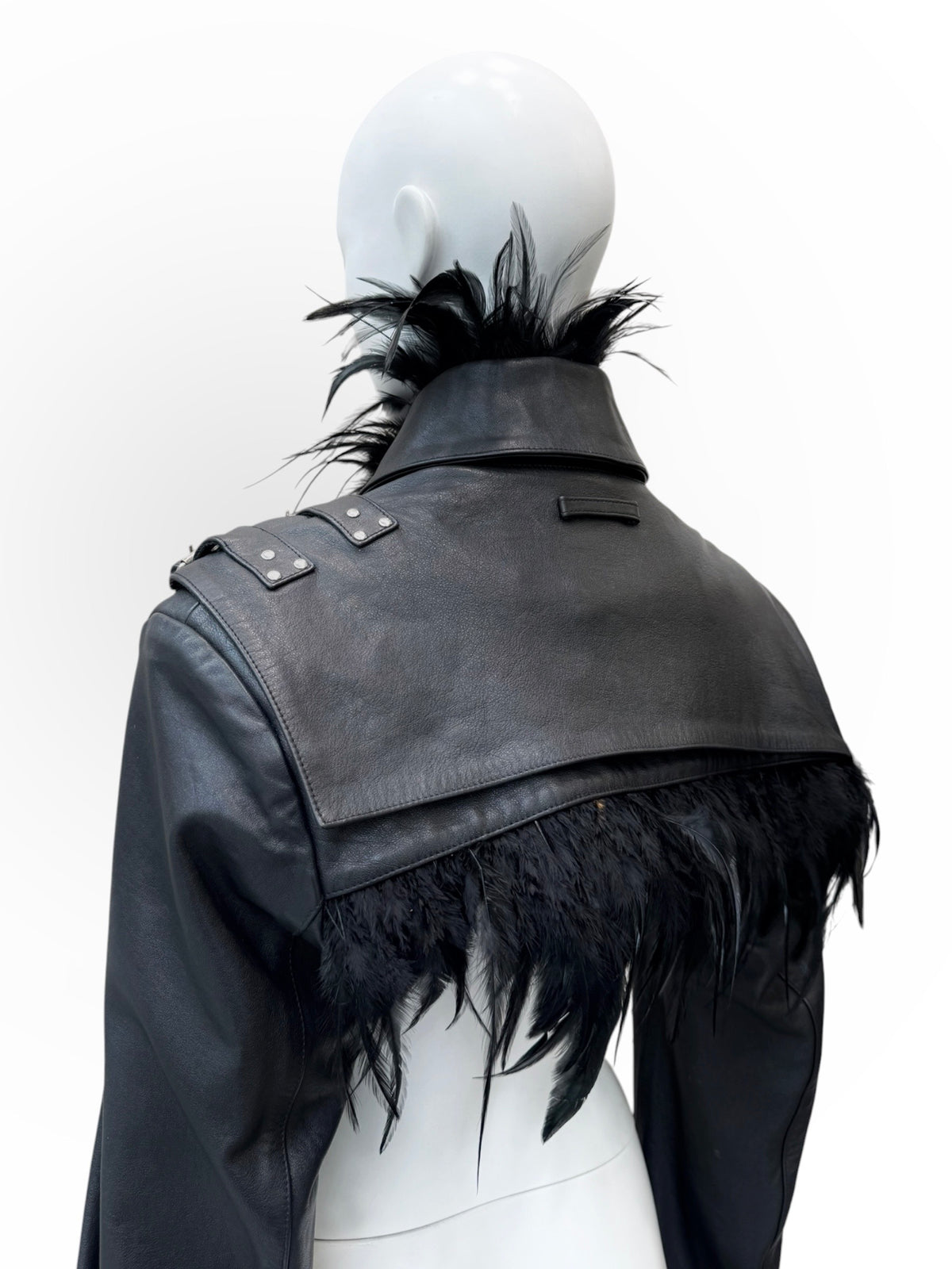 Jean-Paul Gaultier x Shayne Oliver - veste en cuir et plumes d’autruches