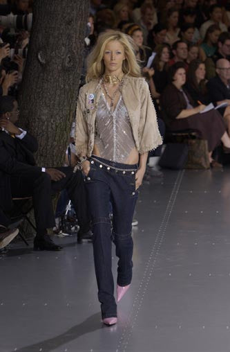 Dolce & Gabbana — S/S 2003 runway